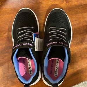 Girls Skechers Memory foam shoes